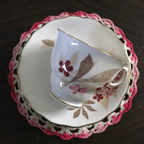 Royal Vale England White Porcelain Pink Blossoms Brown Maple Teacup & Sa… - Picture 16 of 16